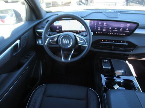 Used 2025 Buick Enclave Preferred image 12