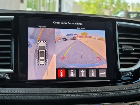 New 2025 Chrysler Pacifica Select FWD image 16