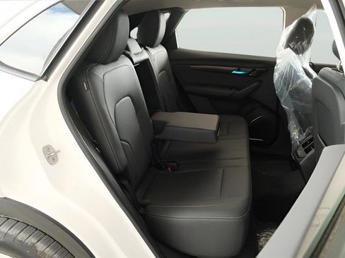 New 2025 VinFast VF 8 Eco AWD/4WD image 18