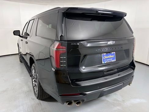 Used 2025 Chevrolet Suburban Z71 image 6