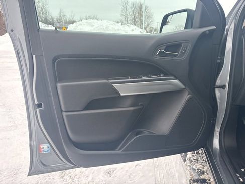 Used 2022 Chevrolet Colorado LT w/ LT Convenience Package image 9