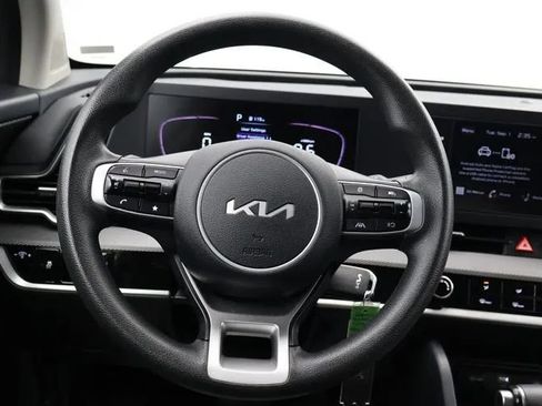 Used 2024 Kia Sportage LX FWD image 20