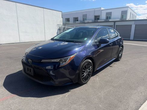 Used 2020 Toyota Corolla LE w/ Carpet Mat Package (TMS) FWD image 2