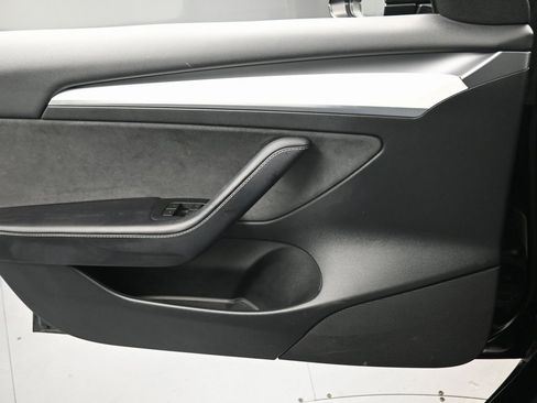 Used 2023 Tesla Model 3 Standard Range image 22