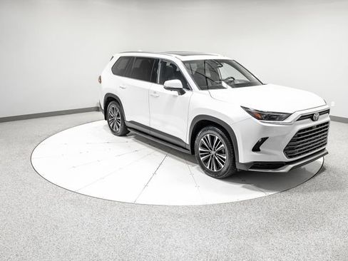 Used 2024 Toyota Grand Highlander AWD Hybrid image 34