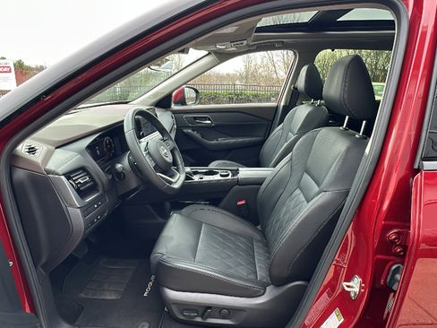 Certified 2023 Nissan Rogue Platinum w/ Platinum Premium Package image 12