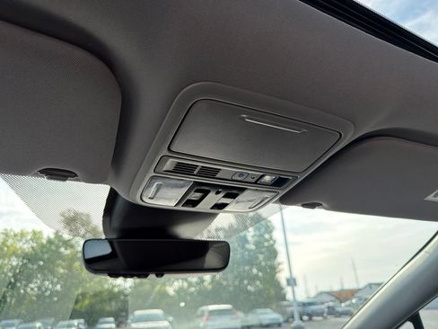 Used 2024 Honda Odyssey Touring image 14