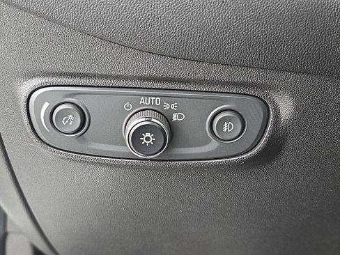 Used 2022 Chevrolet Equinox Premier image 25