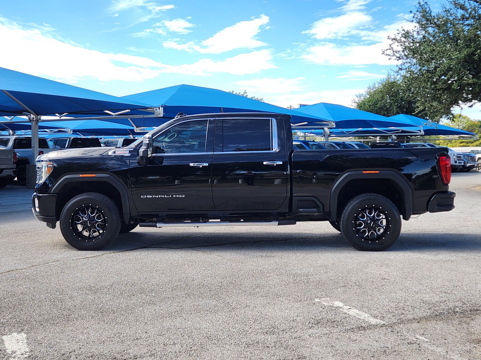Used 2023 GMC Sierra 2500 Denali AWD/4WD image 3