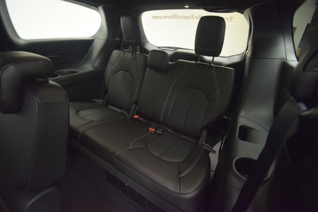 New 2027 Chrysler Pacifica Select FWD image 34