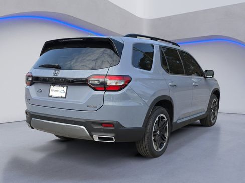 New 2026 Honda Pilot Touring image 5