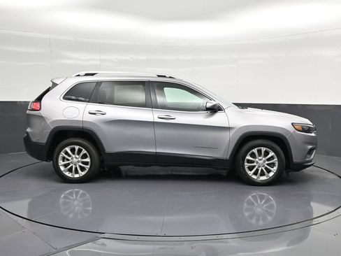 Used 2019 Jeep Cherokee Latitude w/ Popular Appearance Group FWD image 4