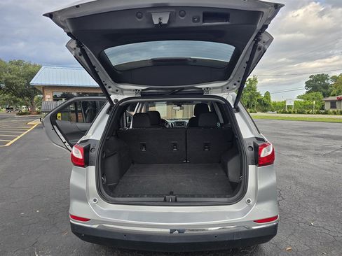 Used 2021 Chevrolet Equinox LT w/ Driver Convenience Package image 11