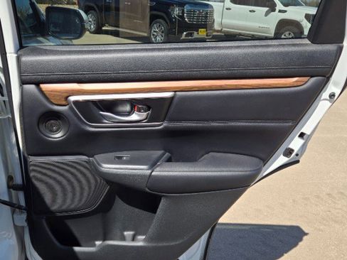 Used 2018 Honda CR-V Touring image 17