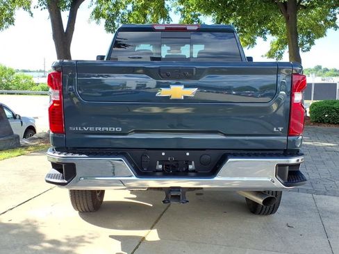 Used 2026 Chevrolet Silverado 2500 LT w/ Leather Package AWD/4WD image 4