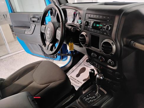 Used 2015 Jeep Wrangler Sport AWD/4WD image 53