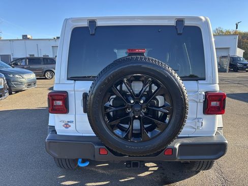 Used 2023 Jeep Wrangler Unlimited Sahara w/ Cold Weather Group image 5