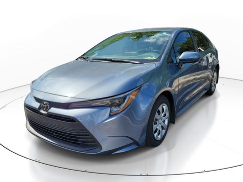 Used 2026 Toyota Corolla LE FWD image 3