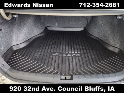 Used 2017 Honda Accord EX image 10