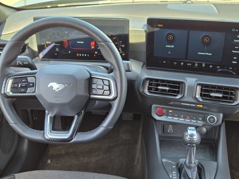Used 2025 Ford Mustang Coupe RWD image 37
