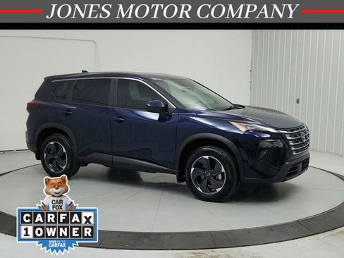 Used 2025 Nissan Rogue SV FWD image 1