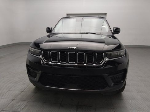 Used 2023 Jeep Grand Cherokee Laredo AWD/4WD image 15