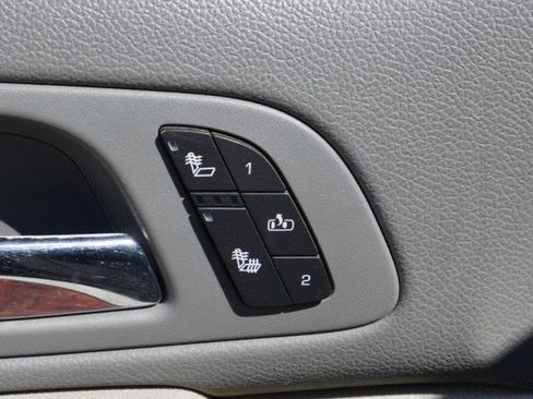 Used 2009 Chevrolet Suburban LT w/ Luxury Package AWD/4WD image 14
