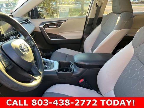 Used 2022 Toyota RAV4 XLE image 9