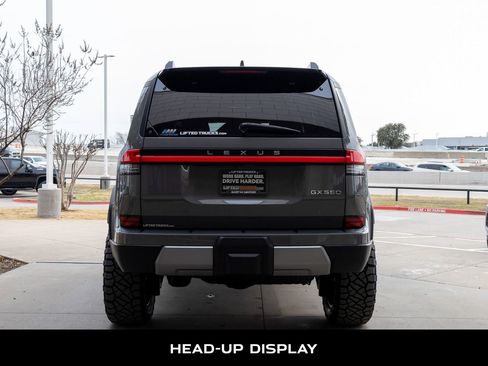 Used 2025 Lexus GX 550 image 8