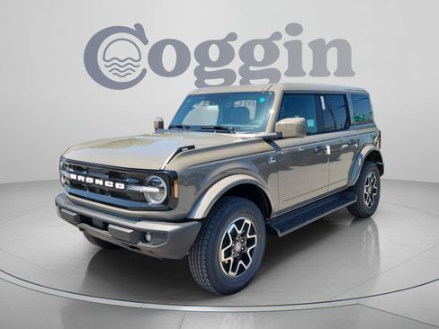 New 2026 Ford Bronco Outer Banks AWD/4WD image 1