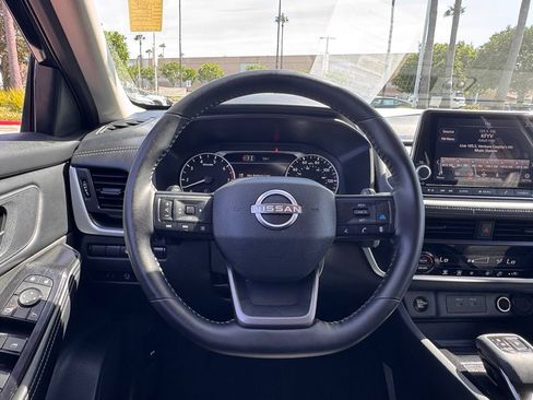 Certified 2026 Nissan Rogue SV FWD image 14