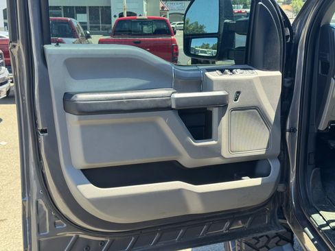 Used 2022 Ford F350 XLT w/ Black Appearance Package AWD/4WD image 18