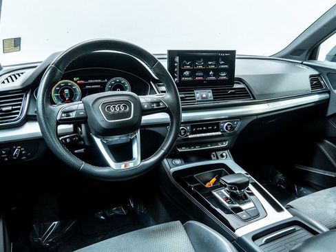 Used 2021 Audi Q5 e Premium Plus w/ Premium Plus Package image 4