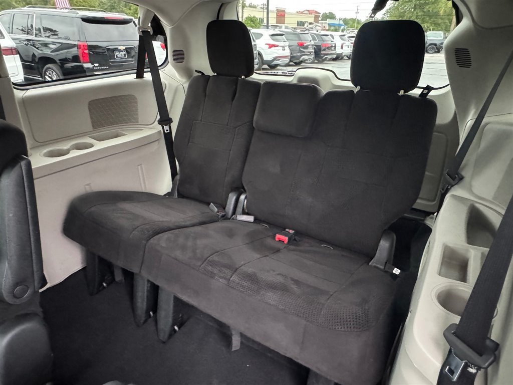 Used 2012 Dodge Grand Caravan SXT FWD image 18