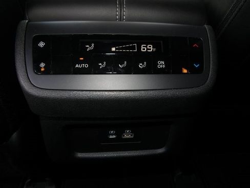 Certified 2023 Nissan Pathfinder SL w/ Black Appearance Package image 29