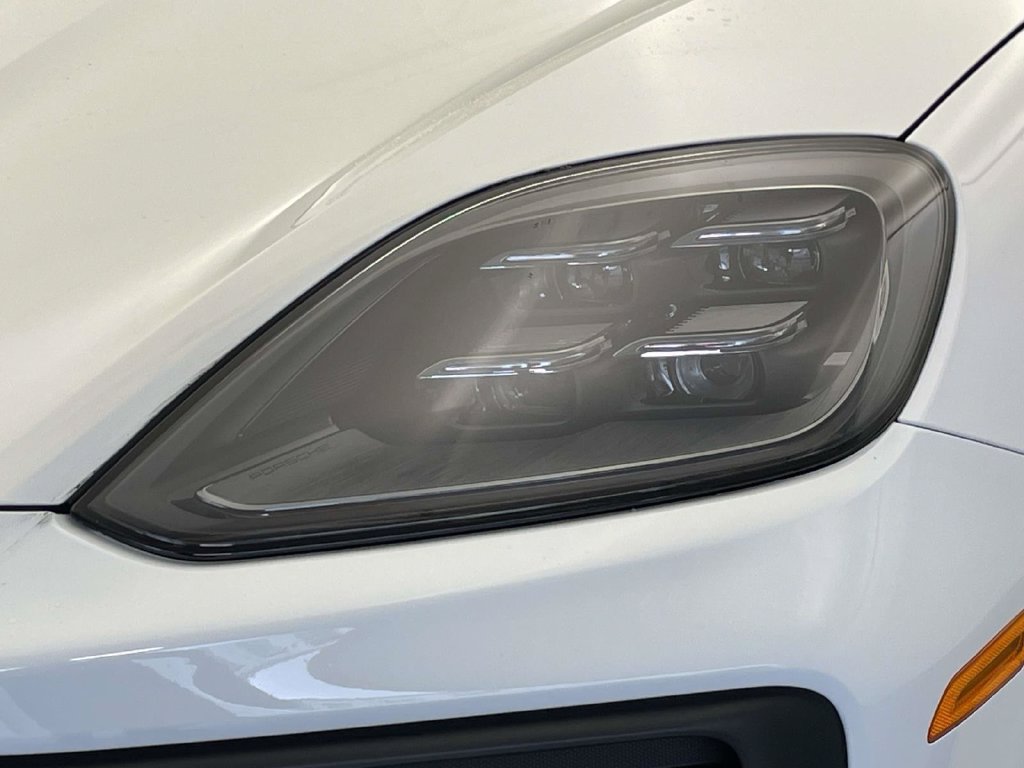 Certified 2024 Porsche Cayenne AWD/4WD image 15