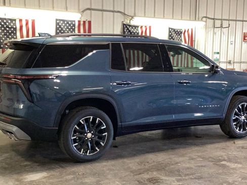 New 2026 Chevrolet Traverse LT w/ Sun and Wheel Package AWD/4WD image 19