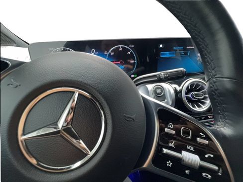 Used 2023 Mercedes-Benz EQB 300 4MATIC w/ Exclusive Package image 38