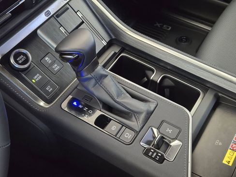 Used 2025 Lexus GX 550 w/ Cold Area Package AWD/4WD image 18