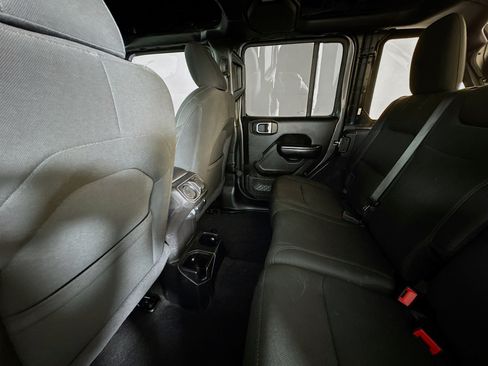 Used 2019 Jeep Wrangler Unlimited Sport S AWD/4WD image 23