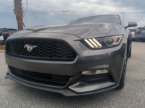 Used 2017 Ford Mustang Coupe RWD image 8