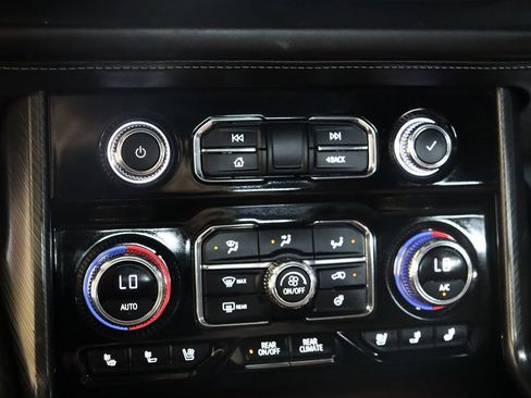 Used 2024 GMC Yukon XL Denali Ultimate AWD/4WD image 58
