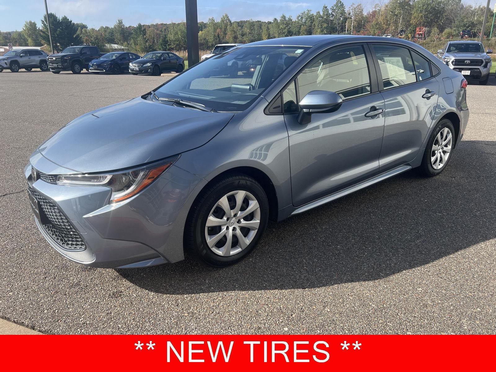Used 2021 Toyota Corolla LE FWD image 3