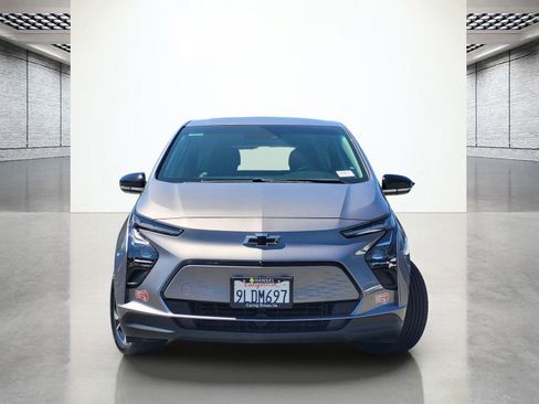 Used 2023 Chevrolet Bolt LT w/ Infotainment Package FWD image 4