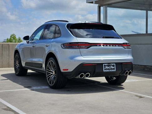 Certified 2026 Porsche Macan image 3
