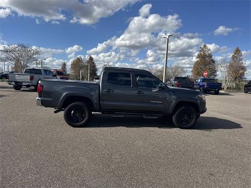 Used 2019 Toyota Tacoma SR5 image 2