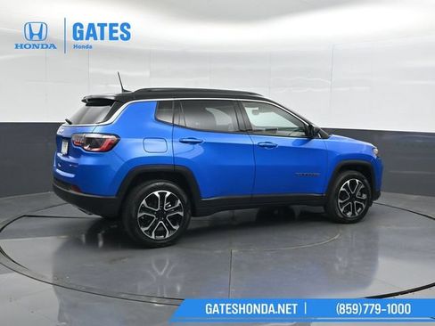Used 2023 Jeep Compass Limited AWD/4WD image 2