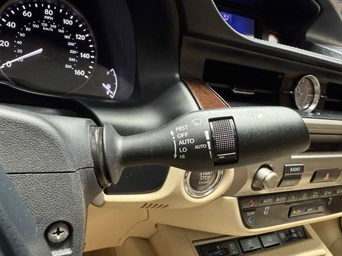 Used 2013 Lexus ES 350 w/ Luxury Pkg FWD image 17