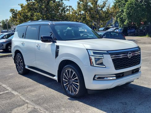 Certified 2025 Nissan Armada Platinum Reserve RWD image 3