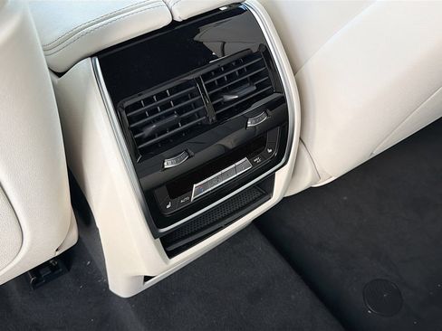 New 2026 BMW X7 xDrive40i w/ Executive Package image 21